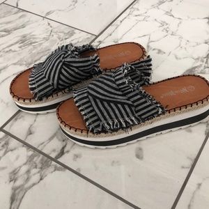 Nature Breeze Black&White Platform Sandal Size 7.5